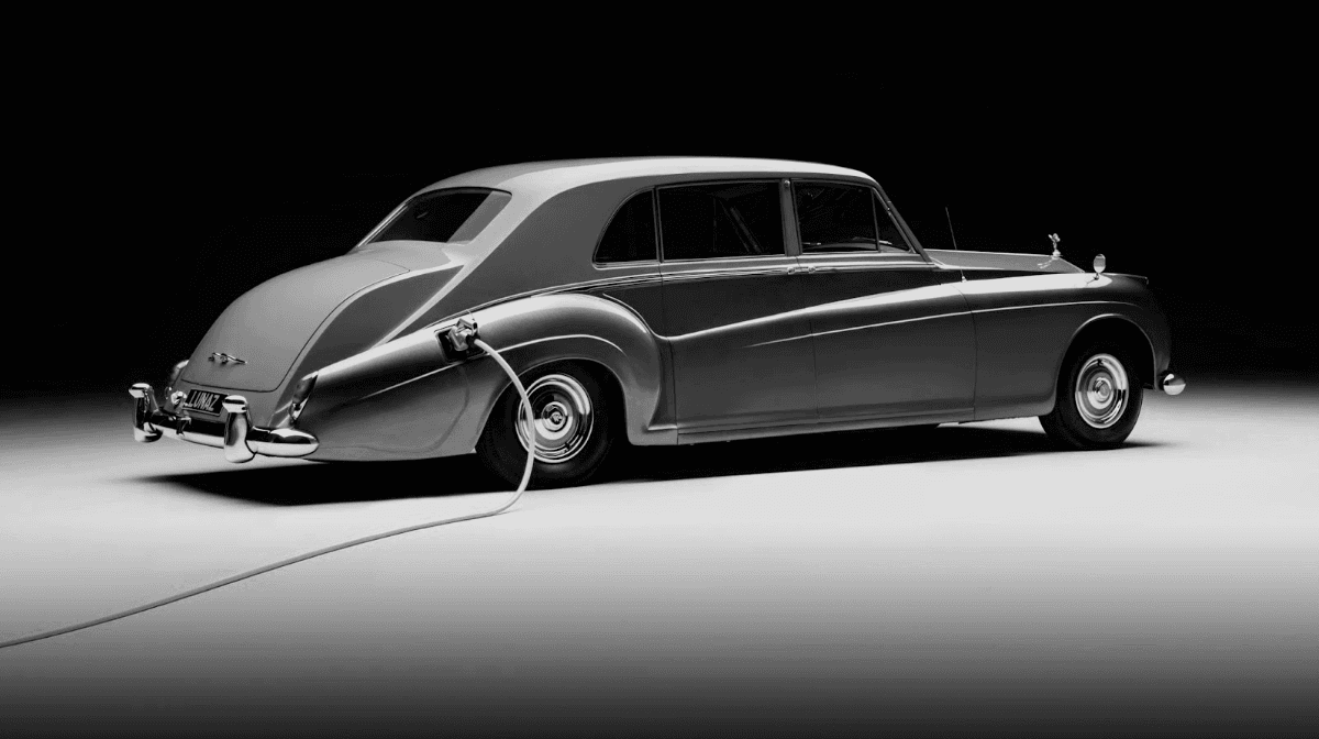 DE VOLTA PARA O FUTURO: A LUNAZ TRANSFORMA CARROS CLÁSSICOS EM VEÍCULOS ELÉTRICOS