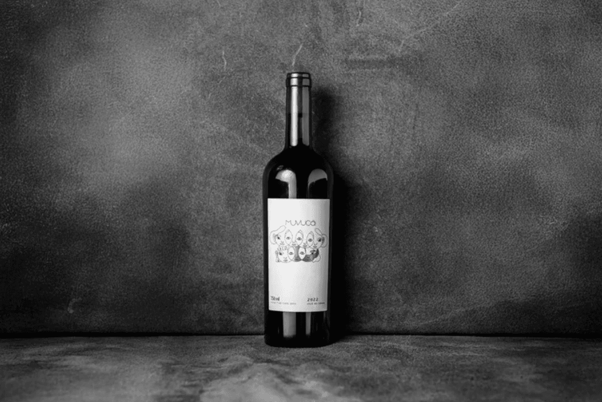 VINHO COM A IDENTIDADE DO ROSEWOOD
