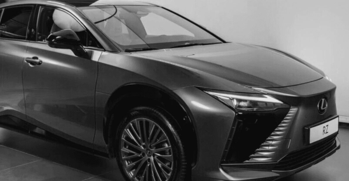 FIEL À FILOSOFIA OMOTENASHI, LEXUS LANÇA ELÉTRICO DE MEIO MILHÃO DE REAIS