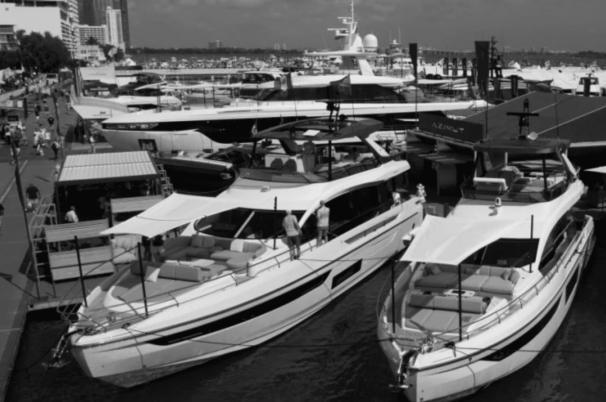 IATES IMPACTANTES DE VOLTA À COLLINS AVENUE, EM MIAMI