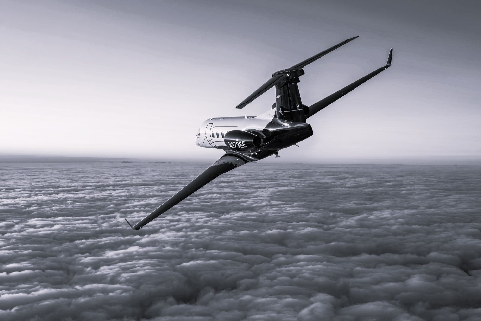 EM BUSCA DE UM JATO PARA CHAMAR DE SEU? NOVO PHENOM 300EV POUSA SOZINHO EM EMERGÊNCIAS
