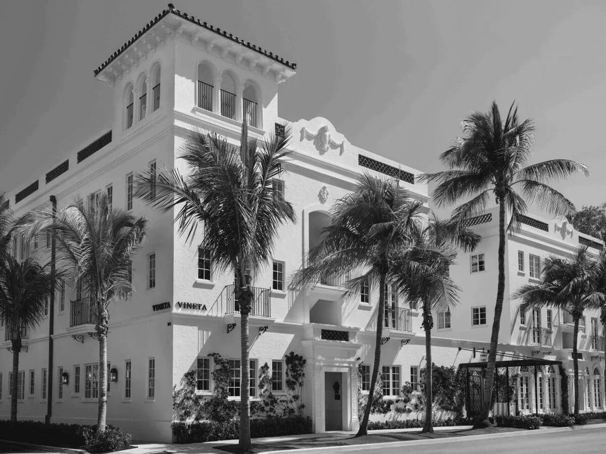 THE VINETA HOTEL: PALM BEACH GANHA NOVO ÍCONE DO LUXO
