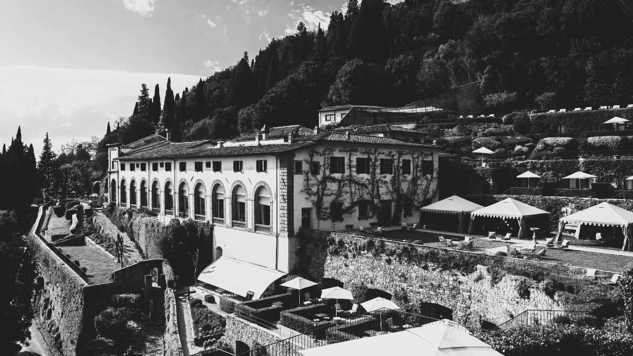VILLA SAN MICHELE RENASCE DEPOIS DE 18 MESES DE REFORMA